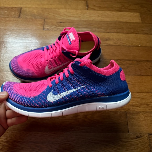 Womens Pink Nike Running Shoes - Picture 3 of 9